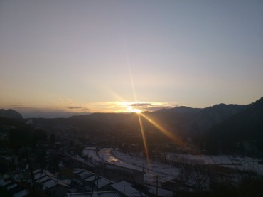 夕方でも、朝でもありません。岩泉の午後2時。二月は日照時間が短いです。