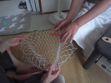 アバリで編んだ網です。