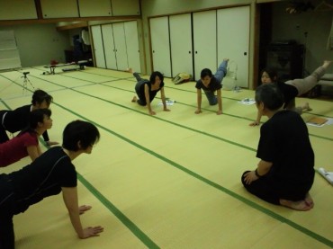 ヴァーグラ・アーサナ