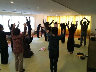 この万歳が実に良いですね。それぞれの「太陽様〜おはようさん」ヽ(´ｴ`)ﾉ