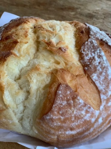 泉の森の一階でランチはお弁当に切り替え頑張られているヴィーノさんのパン