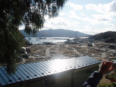 町が見渡せる高台まできました。