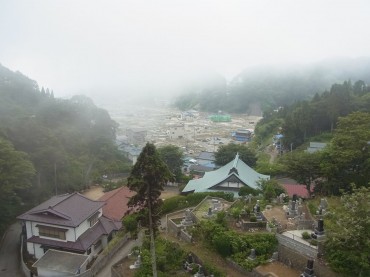 田老地区の入口。上から見ている。この一体が海に呑まれた。