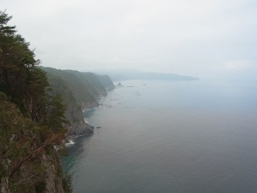 こ、これが『リアス式海岸』だあ〜。地理のテストに出たなあ〜。地理の資料集に載ってたぞ〜…ほおお〜〜おいしいワカメがとれそうですねっ♡