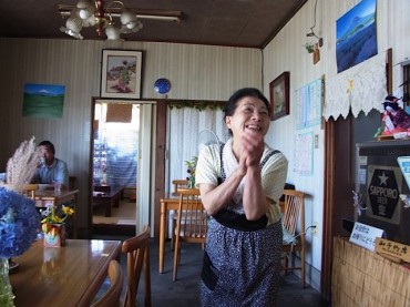 なんと、明るい切り盛り母ちゃんは、南部牛追い唄の日本一をもらったというスゴイ方だったのです。店に飾ってあった牛の絵。そ言うことだったのです！すご〜い。こんなとこで〜。