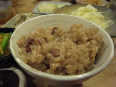 14日の朝。『ささげの玄米粥』　お赤飯のようですし、何より香りがよいですね。