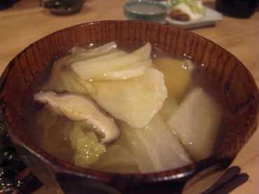 昨日の㈰は『ヤコブへの手紙』を観ました。帰りに岩手銀座プラザで数カ月ぶりの買い物！？こんなに買い物をしたのは久しぶりでっす＾＾；ひっつみを買いました。さっそくやってみました。ネギが無かったので、イマヒトツカナ？ title=