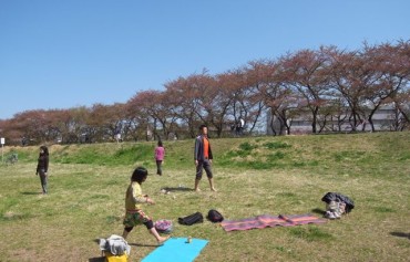 ヨーガ・ウォーク＝歩く瞑想中。この第２弾『風になる日！』が今月１５日朝９時〜！