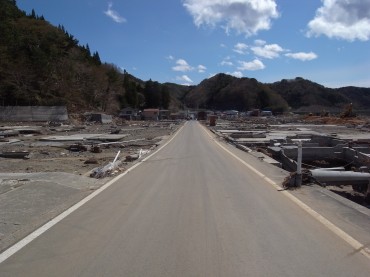 R0015777 かつての家並みは無くなりました。倒壊家屋197棟