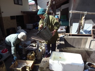 R0015791 旧家には水道がなくても井戸があります。