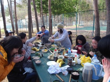 森の朝ごはん。いっただきまーす。