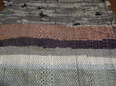 織りを重ねましょう。私たちが時を重ねるように、育まれる心のように。