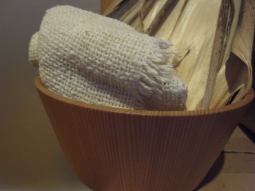 ずっと使えます。これも、もうどれくらい使っているかしら。ボロボロになるまで使います。ボロボロになっても丸めて遣う方法があるんですよ〜♪