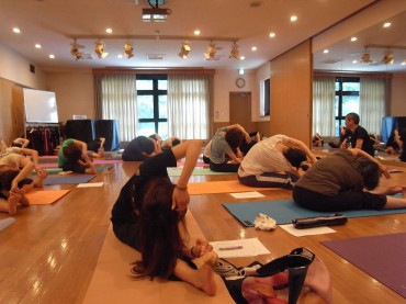 パリヴリッタ・ジャーヌ・シールシャ・アーサナ