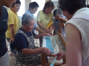 さ、やってみましょう！そう、そう、