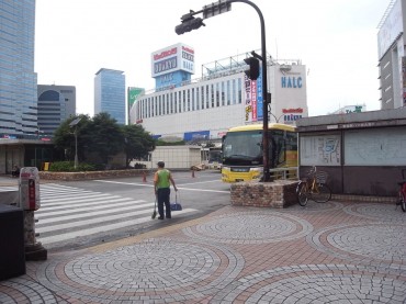 ここは東京新宿西口というところ