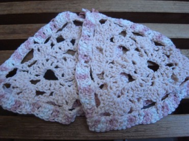 ⑥坂野さん作「これもベビーカラー。周りの糸がしっかりしてるんですう〜」