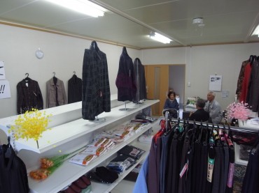 愛子おばちゃんは、いつもいつも手を真っ赤にして洗い物して、片付けの半年でした。この箱の中をどんな思いでみているのだろう。