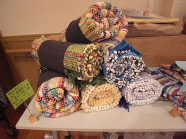 3月になり、やっと【織り織りのうた】ヨーガ・マットの在庫が出ました。<br />
会員のみなさまお待たせしました。