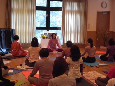 anna指導員の誘導でやさしい朝ヨーガ