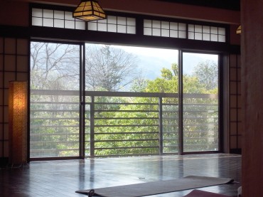 RIMG2479 贅沢なひろ~いスペース。心地の良い風が抜けます。