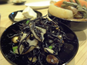 春の海風に遭いたいな・・・海藻が美味しい季節です。