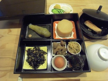 今夜はお弁当です。