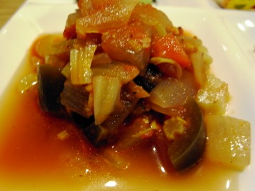 こちらは普通のラタトゥユ。熱を使っています。