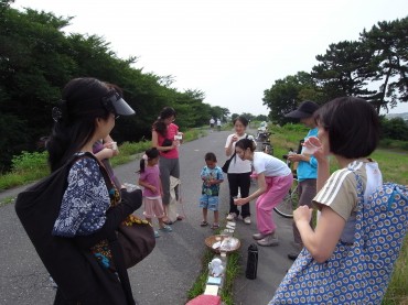 チャイタイム♪「うえ～、から～い」子供は正直です。