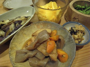 久しぶり？に主人との夕食です。な～んにもなくてゴメンナサイ。