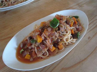 海の日のランチ♪作ってあった豆のミネストローネさんで何とかなりました。<br />
おいし。