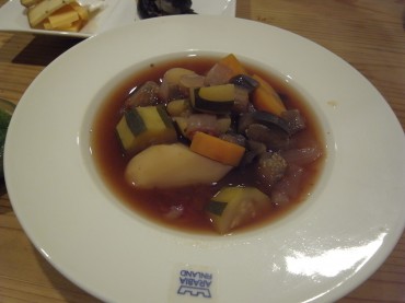 スープのみ、胃腸を観察し続けています。